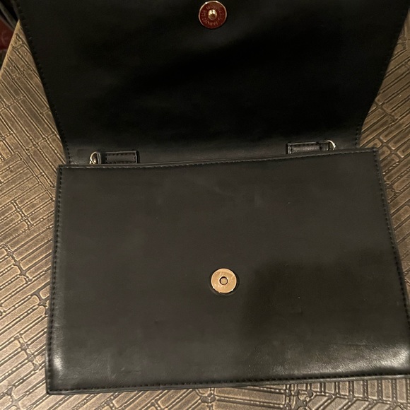 Kelly & Katie Black leopard Textured Clutch - Picture 4 of 4